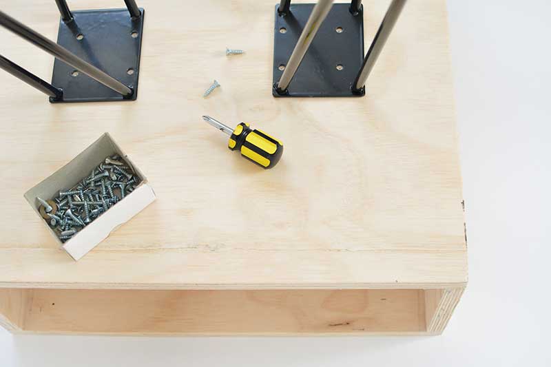 mesa-de-canto-exclusiva_11.01-2